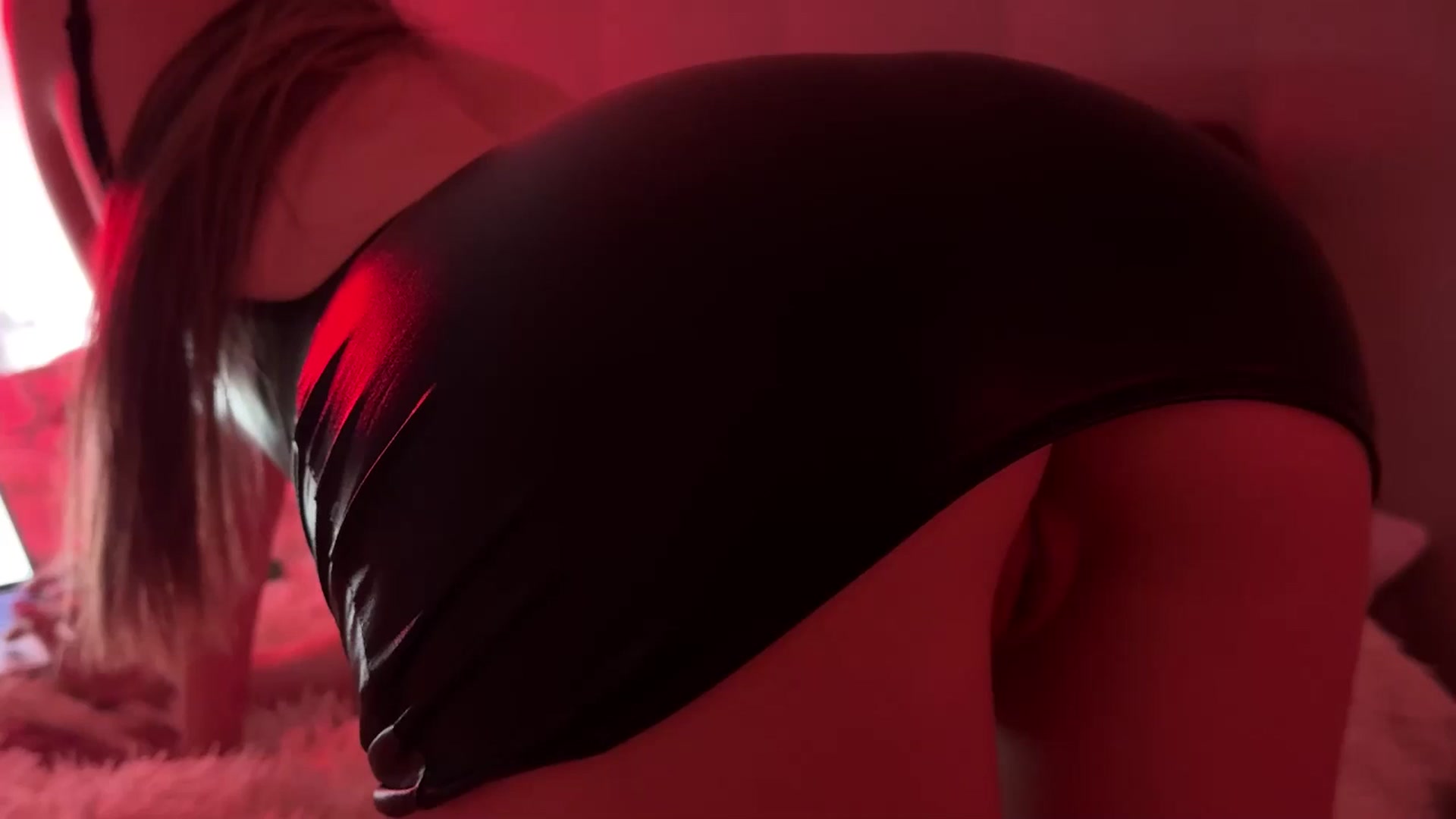 Gallery image thumbnail from ElliPoole's myfreecams stream on, 07/29/2025, 18:45 image 1 of 20