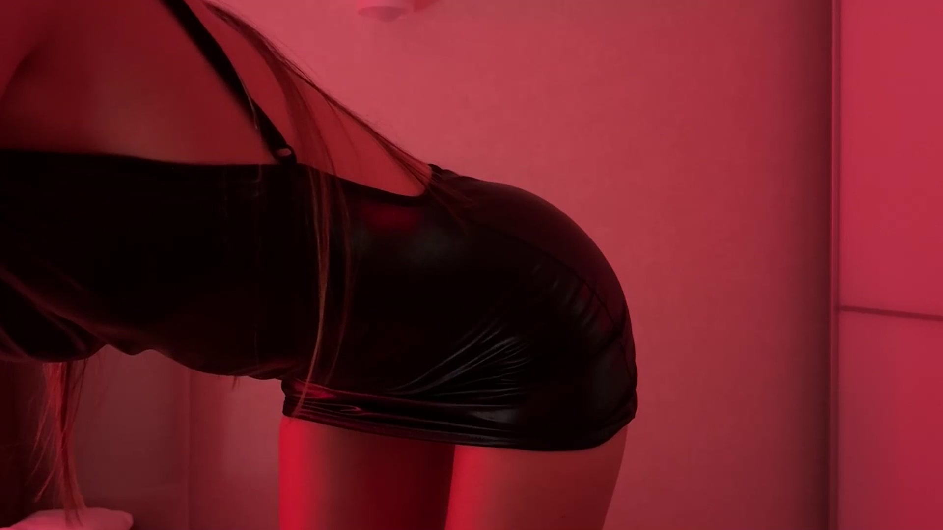 Gallery image thumbnail from ElliPoole's myfreecams stream on, 07/29/2025, 18:45 image 7 of 20
