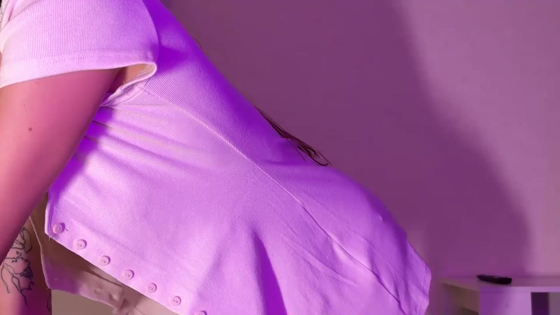 Gallery image thumbnail from ElliPoole's myfreecams stream on, 08/02/2025, 21:40 image 6 of 20