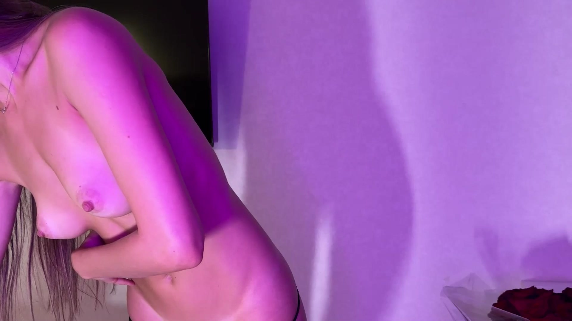 Gallery image thumbnail from ElliPoole's myfreecams stream on, 09/11/2025, 17:19 image 9 of 20