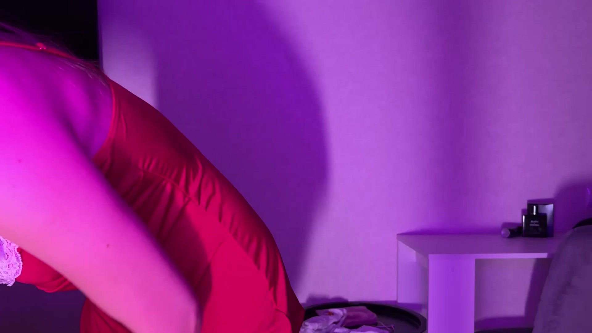Gallery image thumbnail from ElliPoole's myfreecams stream on, 10/02/2025, 20:08 image 1 of 20