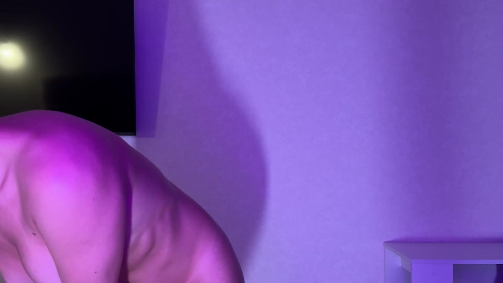 Gallery image thumbnail from ElliPoole's myfreecams stream on, 10/11/2025, 17:53 image 17 of 20