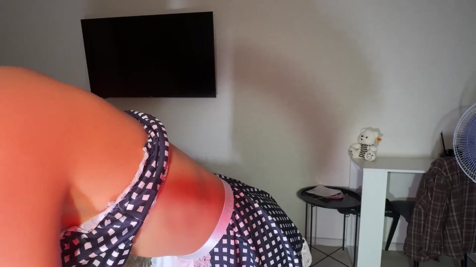 Gallery image thumbnail from ElliPoole's myfreecams stream on, 11/06/2025, 17:20 image 12 of 20