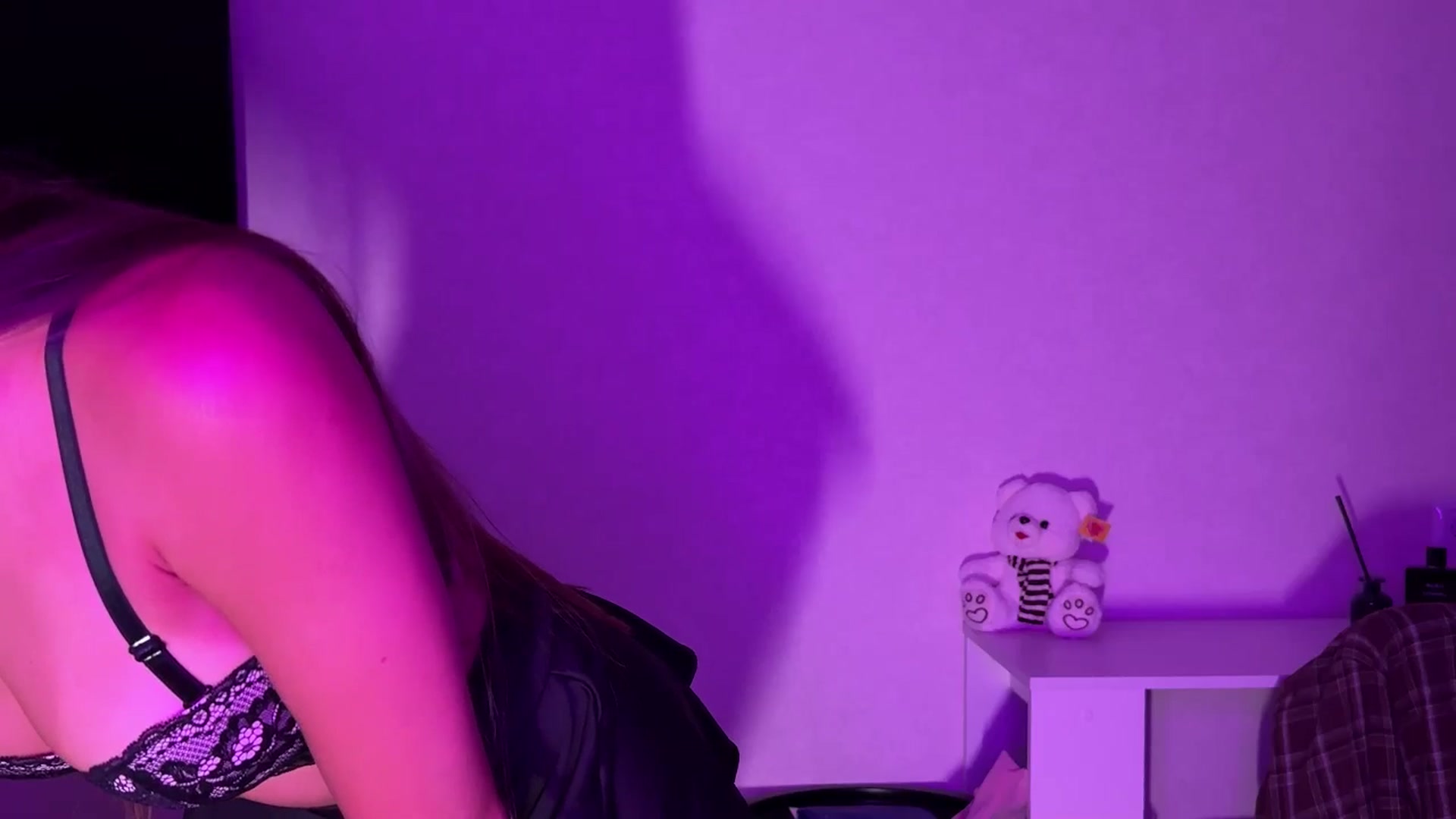 Gallery image thumbnail from ElliPoole's myfreecams stream on, 11/23/2025, 15:47 image 15 of 20