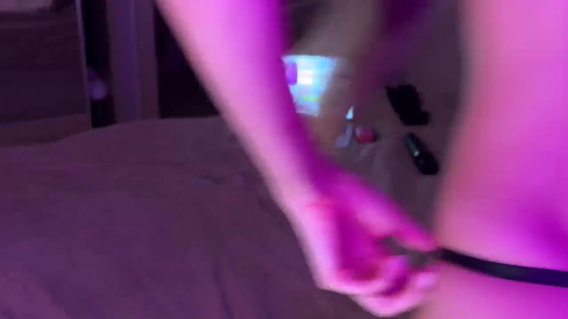 Gallery image thumbnail from ElliPoole's myfreecams stream on, 02/04/2026, 17:18 image 10 of 20