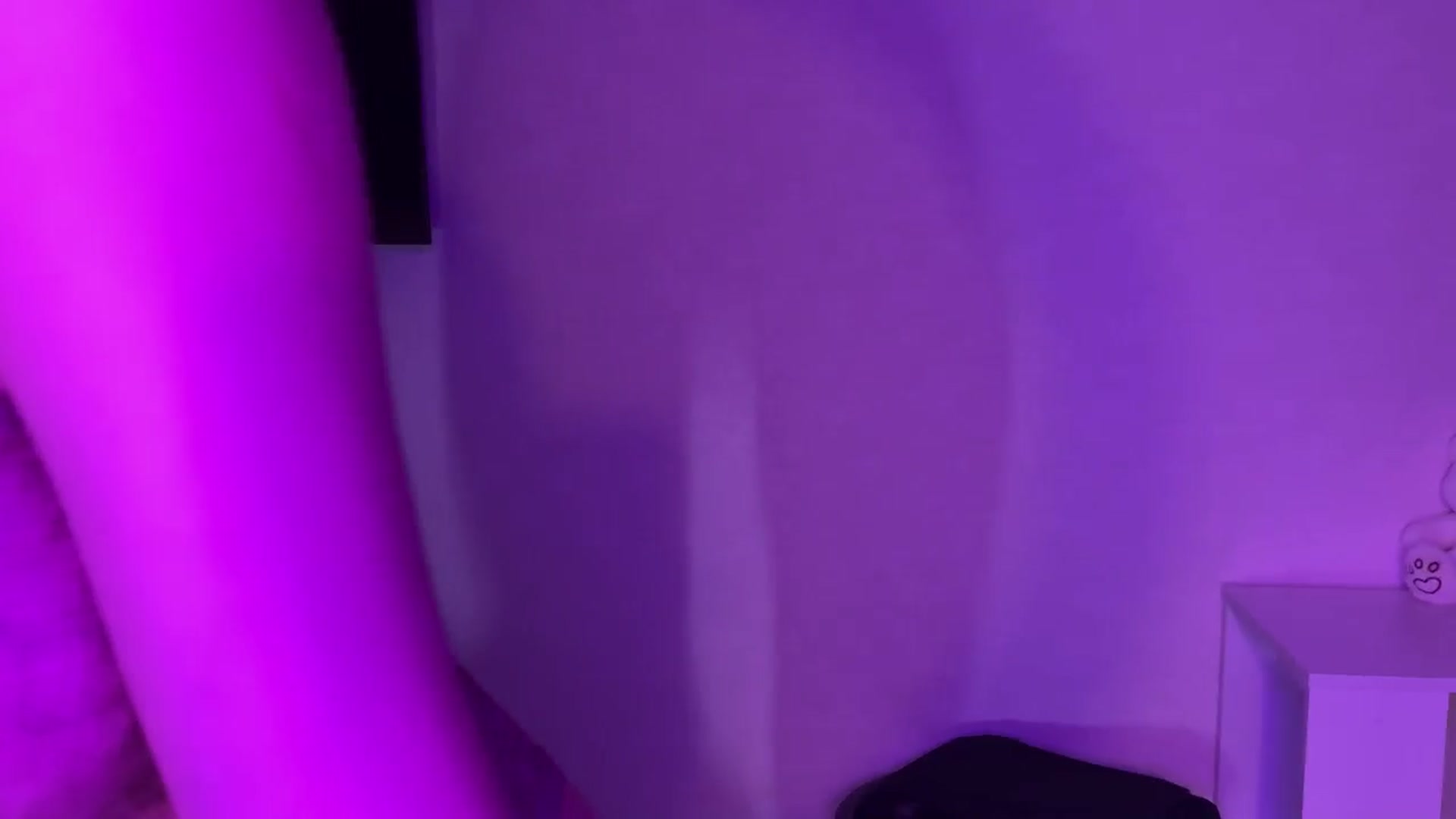 Gallery image thumbnail from ElliPoole's myfreecams stream on, 03/13/2026, 17:24 image 2 of 20