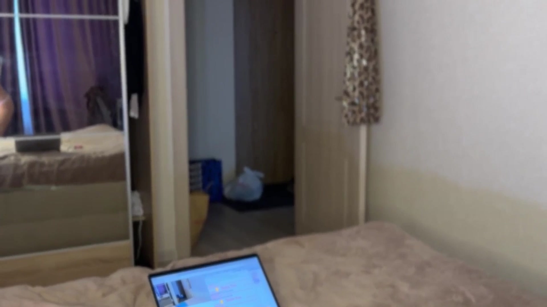Gallery image thumbnail from ElliPoole's myfreecams stream on, 04/22/2026, 16:08 image 4 of 20
