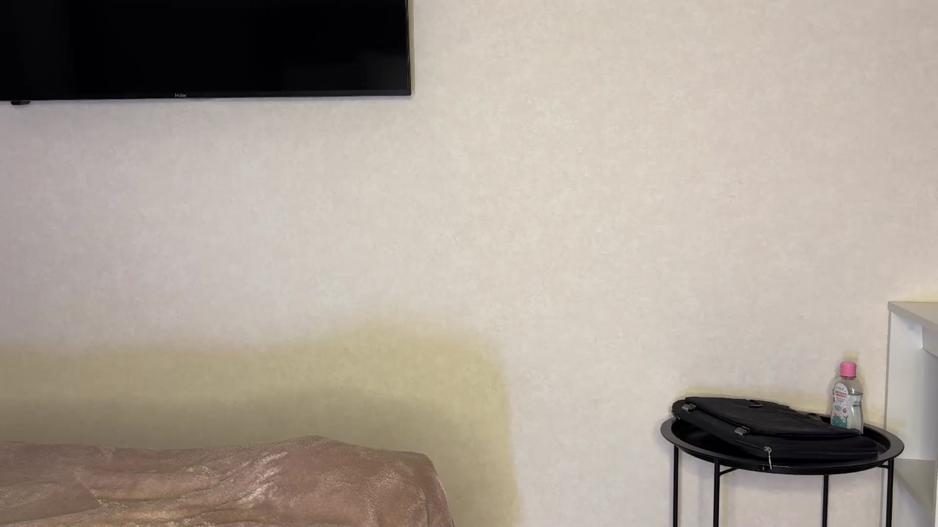 Gallery image thumbnail from ElliPoole's myfreecams stream on, 04/23/2026, 17:44 image 17 of 20