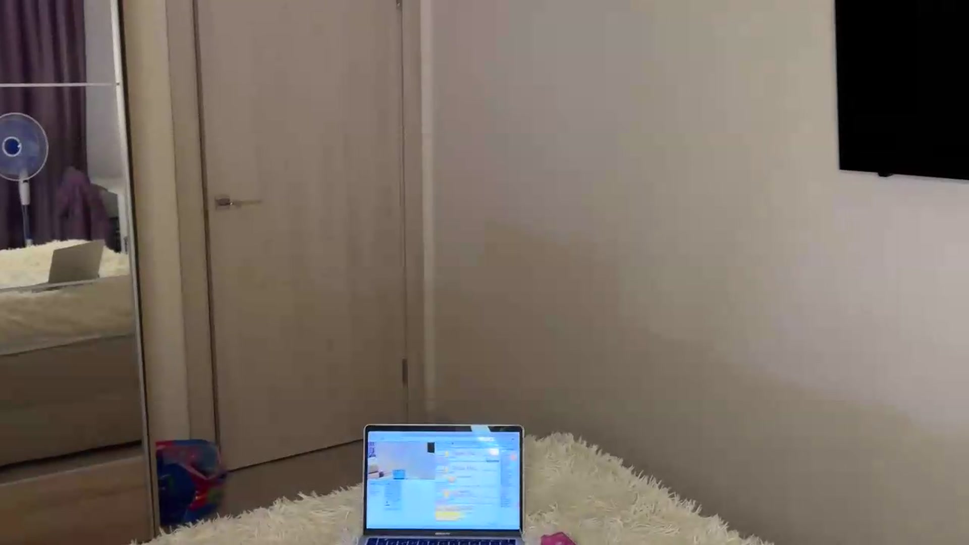 Gallery image thumbnail from ElliPoole's myfreecams stream on, 07/21/2026, 18:26 image 11 of 20