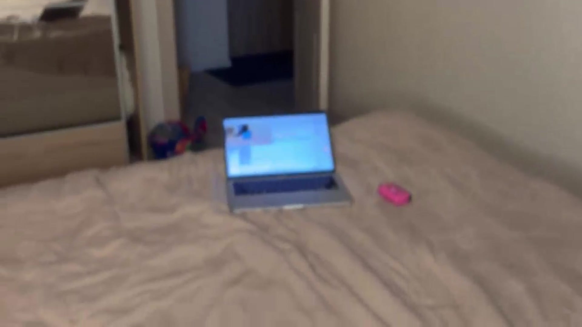 Gallery image thumbnail from ElliPoole's myfreecams stream on, 07/29/2026, 16:18 image 3 of 20