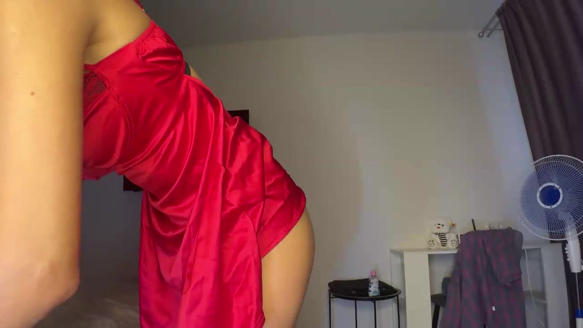 Gallery image thumbnail from ElliPoole's myfreecams stream on, 08/03/2026, 16:49 image 7 of 20