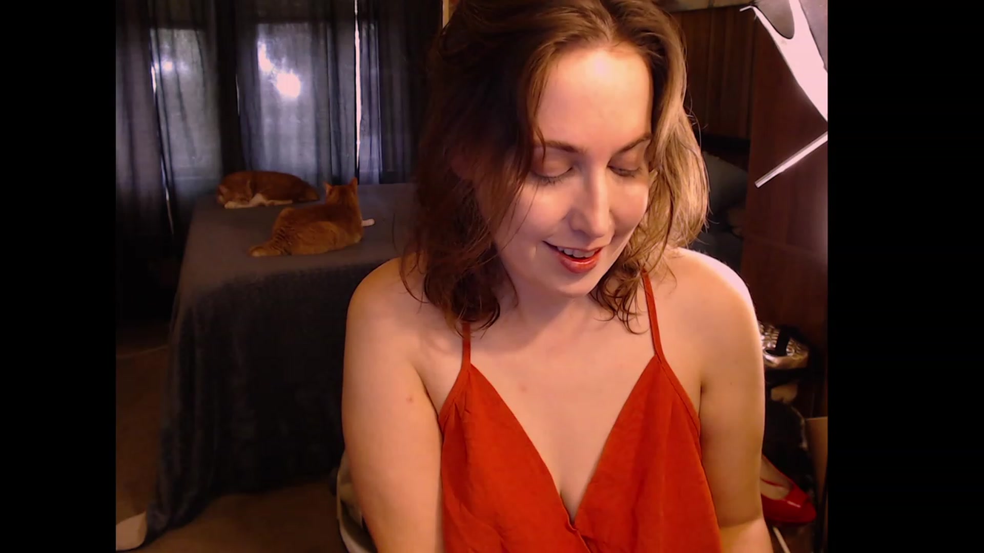 Gallery image thumbnail from ElliePiper's myfreecams stream on, 11/22/2022, 17:09 image 4 of 20