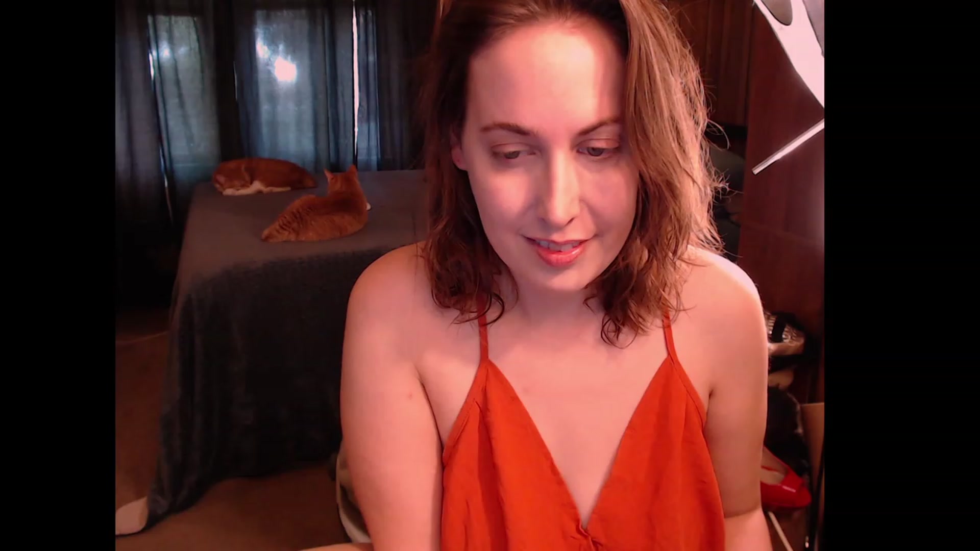 Gallery image thumbnail from ElliePiper's myfreecams stream on, 11/22/2022, 17:09 image 7 of 20