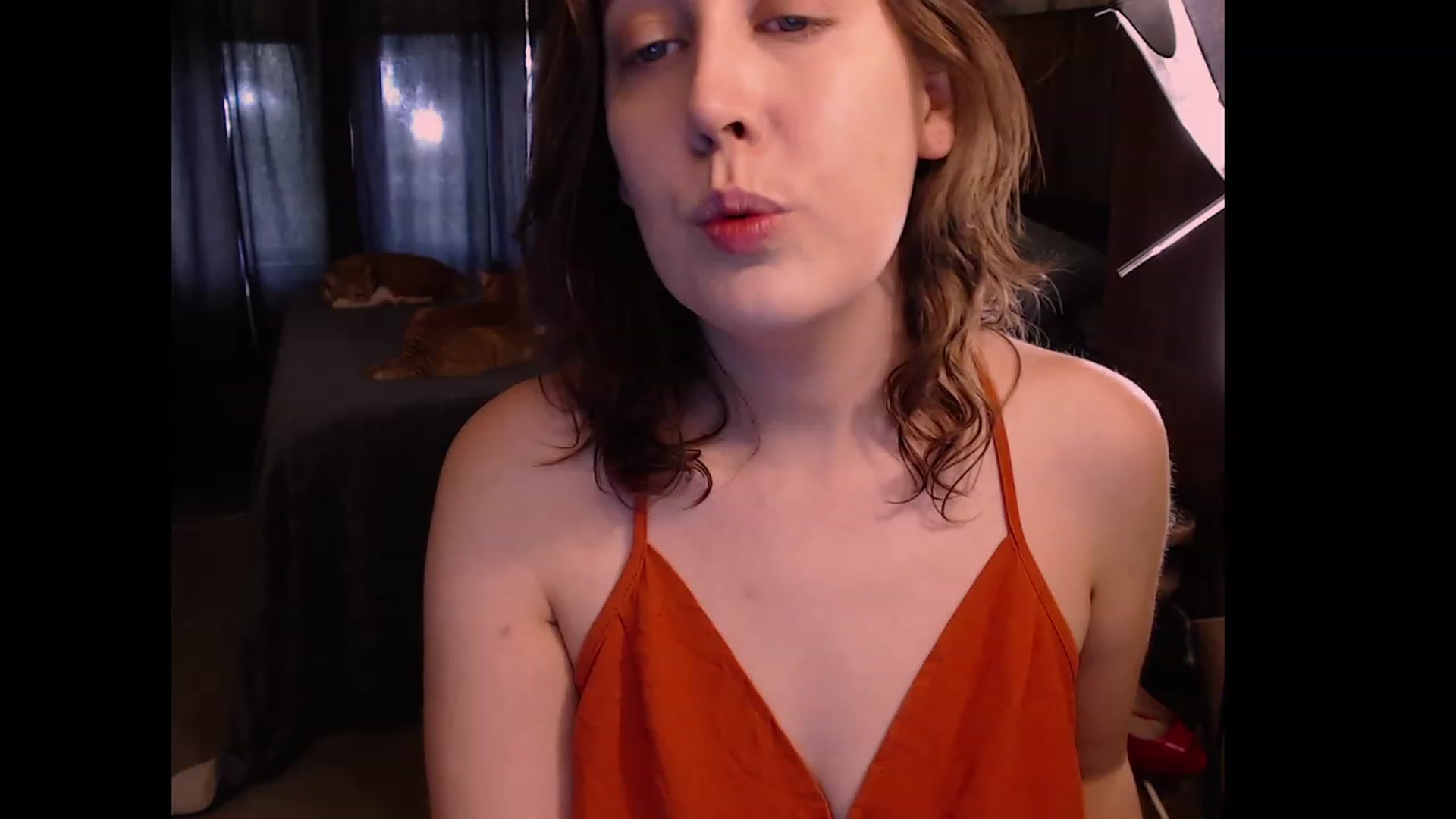 Gallery image thumbnail from ElliePiper's myfreecams stream on, 11/22/2022, 17:09 image 3 of 20