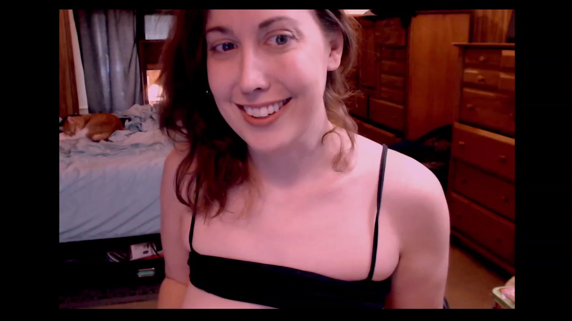 Gallery image thumbnail from ElliePiper's myfreecams stream on, 04/15/2023, 16:21 image 1 of 20