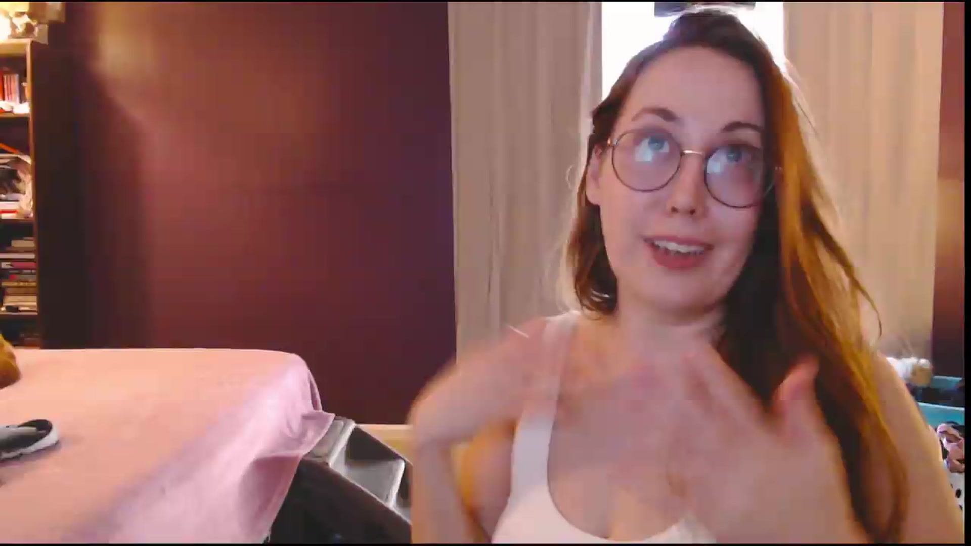 Gallery image thumbnail from ElliePiper's myfreecams stream on, 07/18/2026, 22:16 image 2 of 20