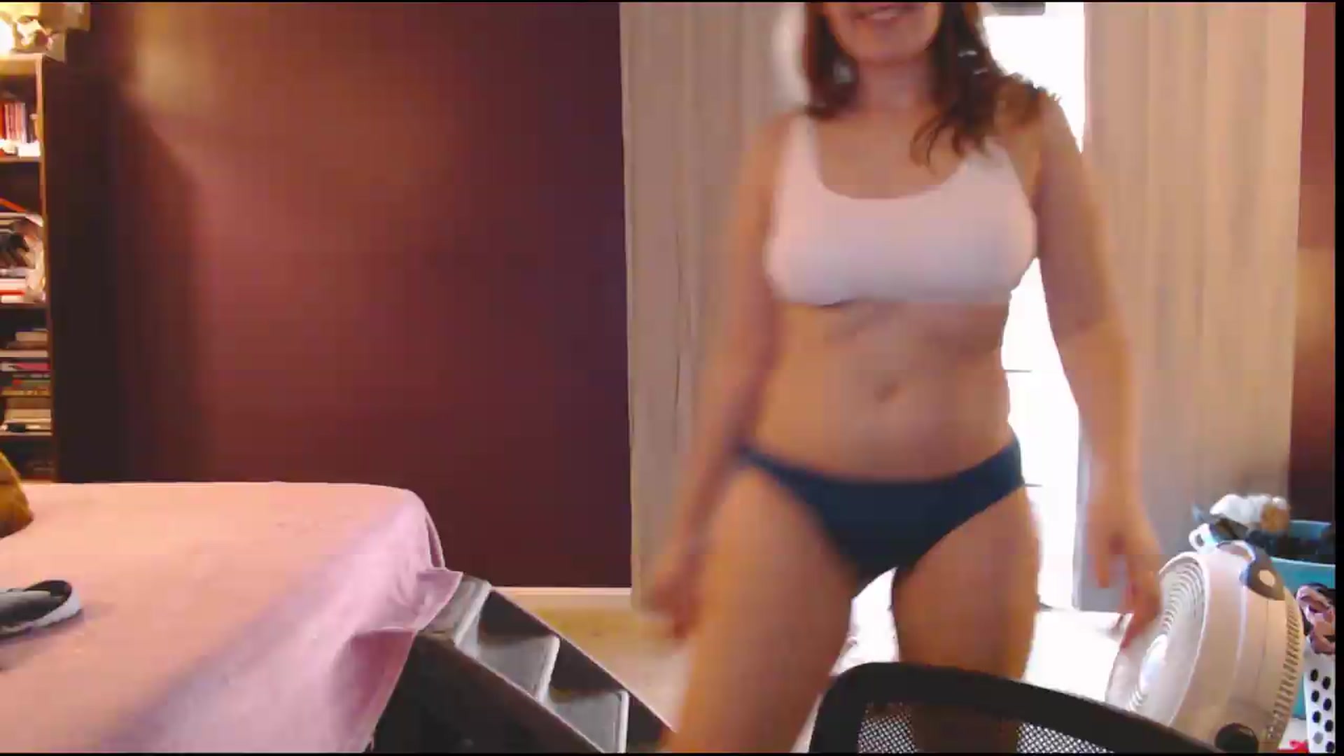 Gallery image thumbnail from ElliePiper's myfreecams stream on, 07/18/2026, 22:16 image 3 of 20