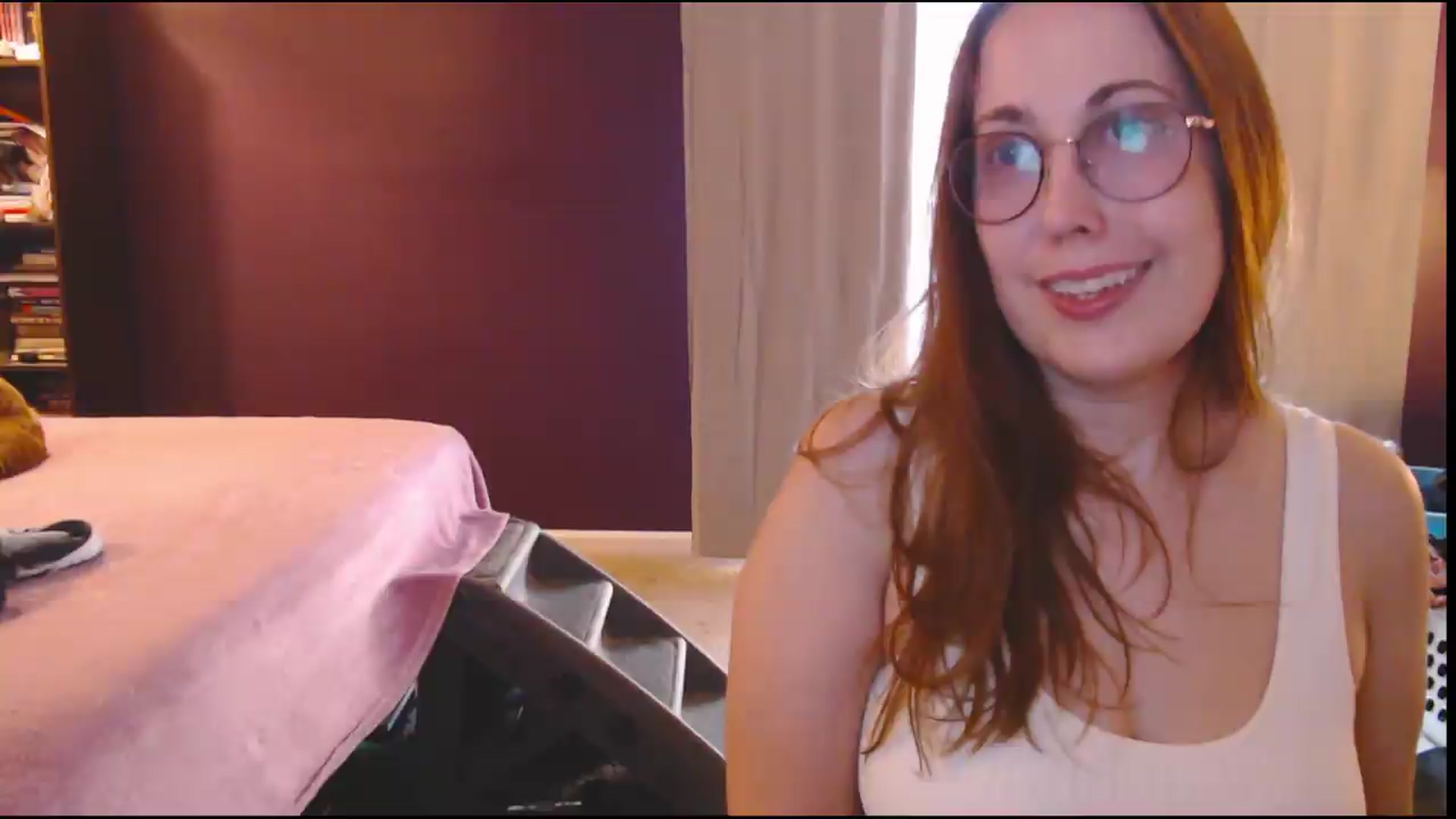 Gallery image thumbnail from ElliePiper's myfreecams stream on, 07/18/2026, 22:16 image 1 of 20