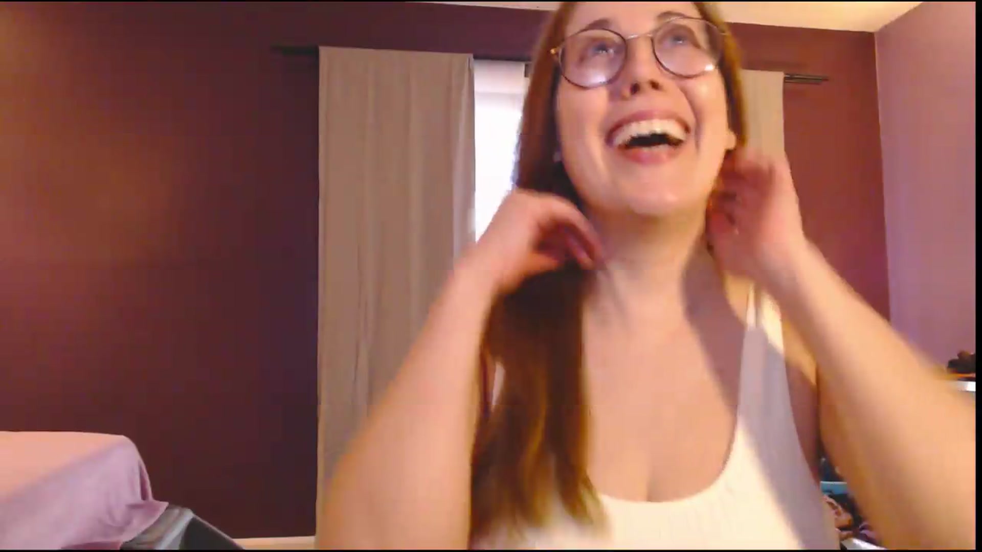 Gallery image thumbnail from ElliePiper's myfreecams stream on, 07/18/2026, 22:16 image 8 of 20