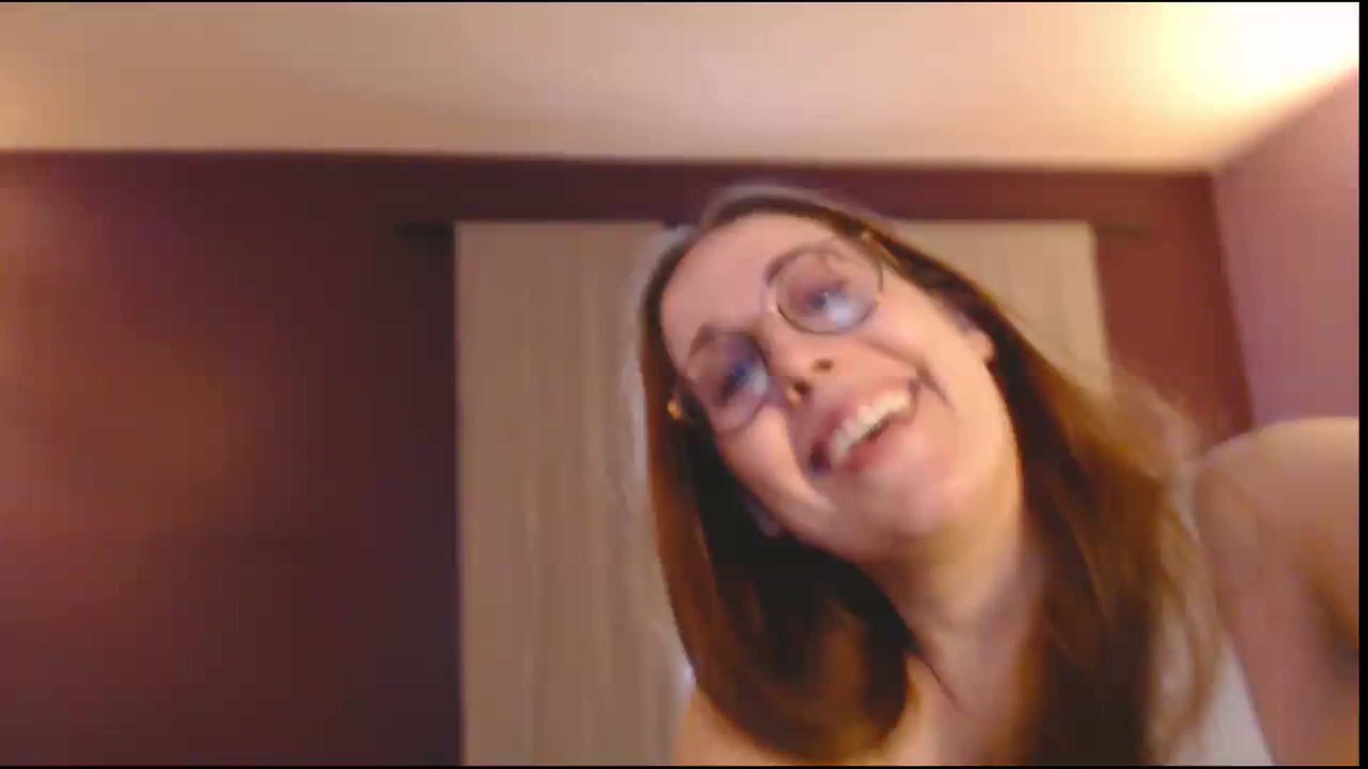 Gallery image thumbnail from ElliePiper's myfreecams stream on, 07/18/2026, 22:16 image 13 of 20