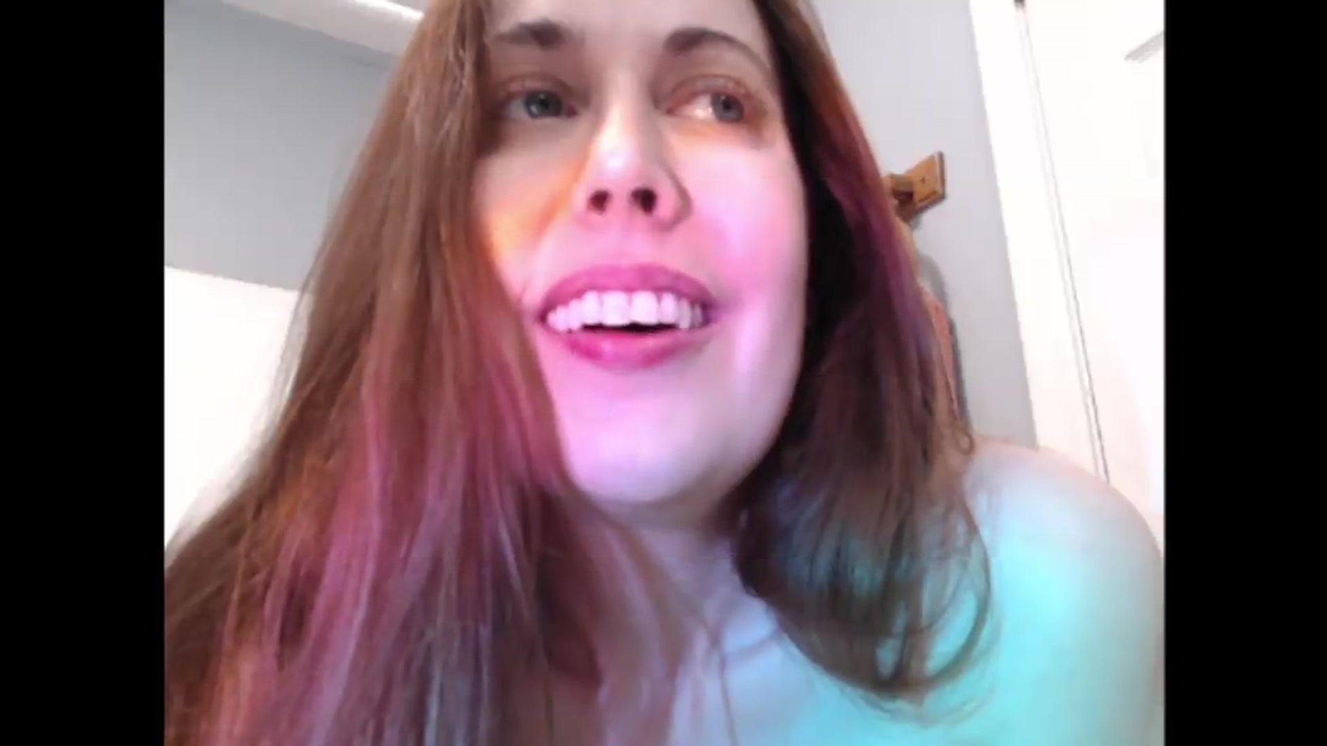 Gallery image thumbnail from ElliePiper's myfreecams stream on, 07/21/2026, 22:44 image 17 of 20