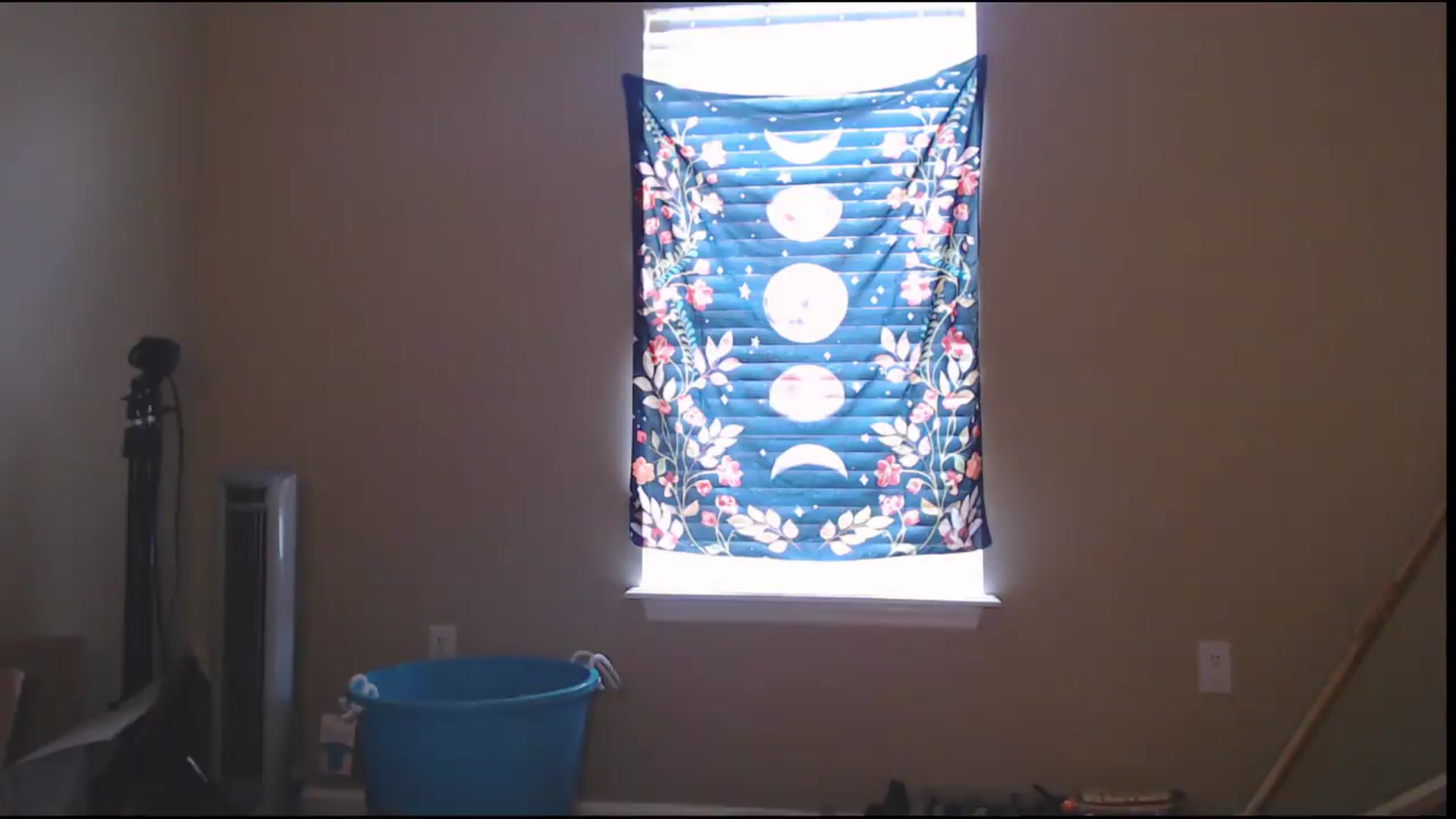 Gallery image thumbnail from ElliePiper's myfreecams stream on, 08/17/2026, 18:23 image 19 of 20