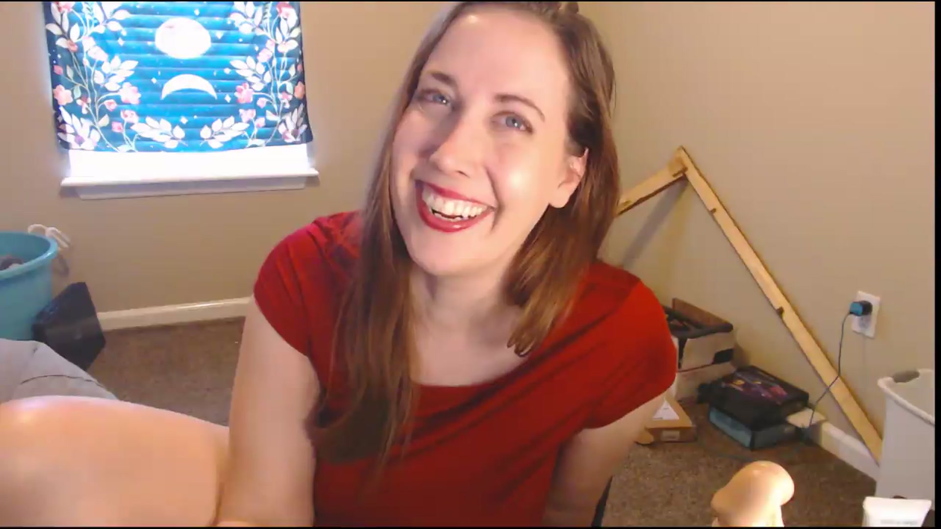 Gallery image thumbnail from ElliePiper's myfreecams stream on, 08/18/2026, 19:15 image 19 of 20