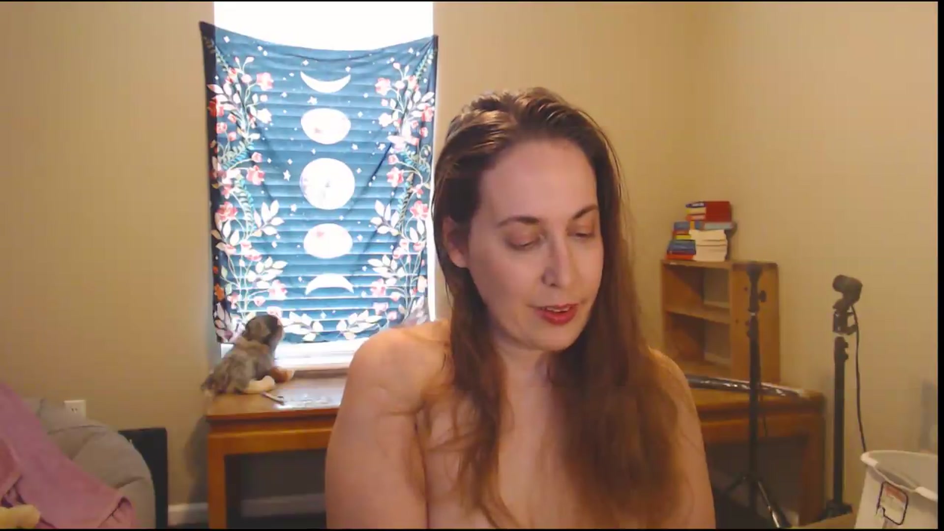 Gallery image thumbnail from ElliePiper's myfreecams stream on, 08/25/2026, 19:45 image 17 of 20