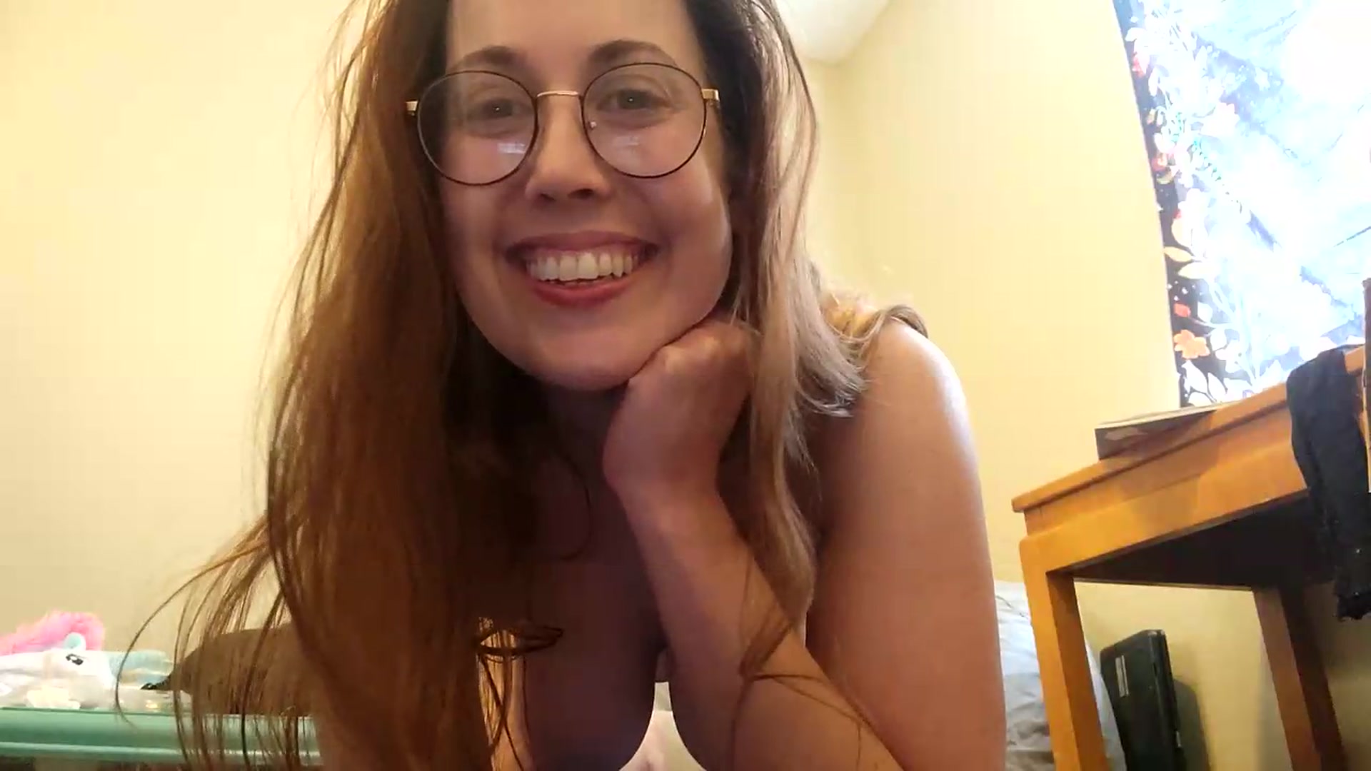 Gallery image thumbnail from ElliePiper's myfreecams stream on, 08/31/2026, 19:42 image 3 of 20
