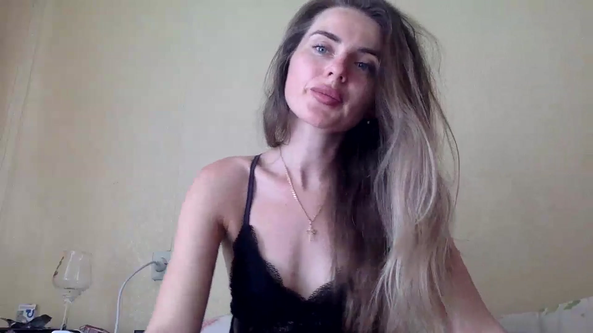 Gallery image thumbnail from EllieSiren's myfreecams stream on, 07/14/2024, 12:00 image 17 of 20