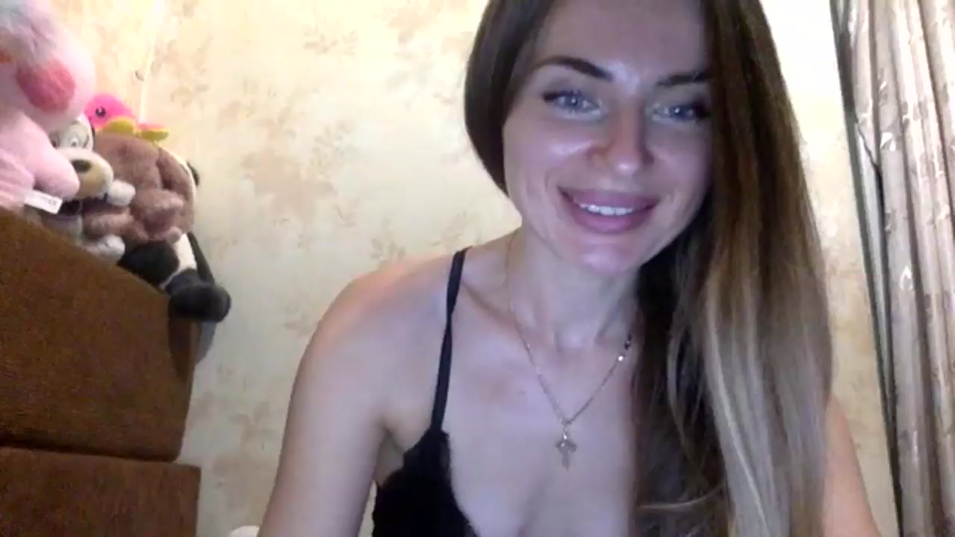 Gallery image thumbnail from EllieSiren's myfreecams stream on, 07/15/2024, 20:22 image 6 of 20
