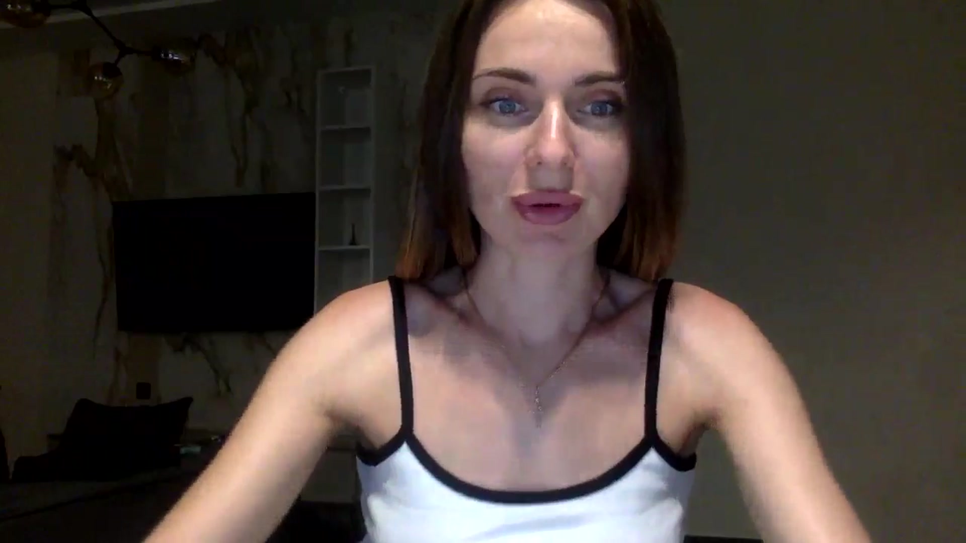 Gallery image thumbnail from EllieSiren's myfreecams stream on, 07/16/2024, 19:17 image 20 of 20