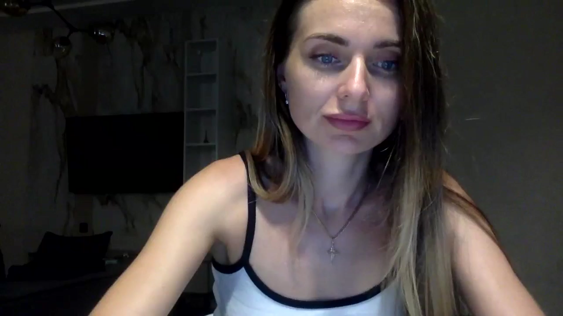 Gallery image thumbnail from EllieSiren's myfreecams stream on, 07/16/2024, 19:17 image 1 of 20