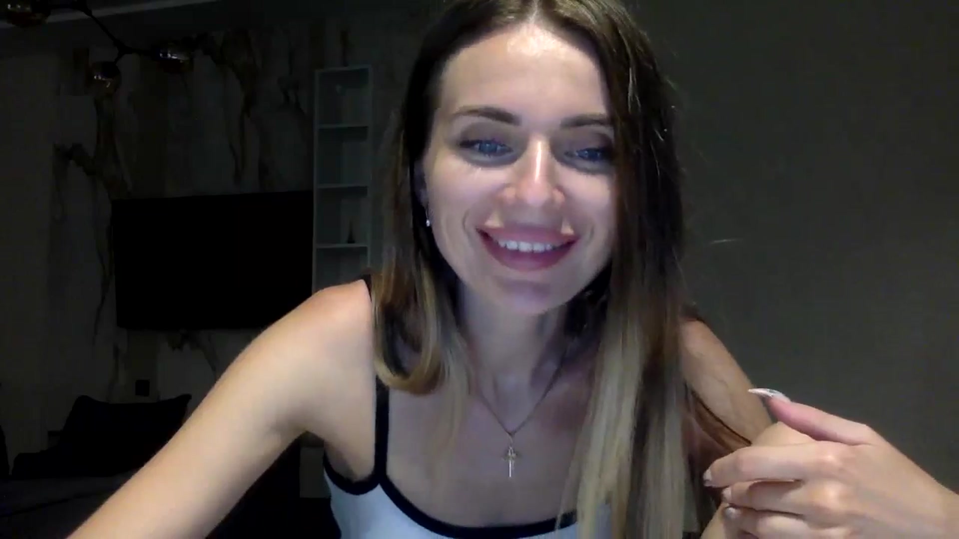Gallery image thumbnail from EllieSiren's myfreecams stream on, 07/16/2024, 19:17 image 3 of 20