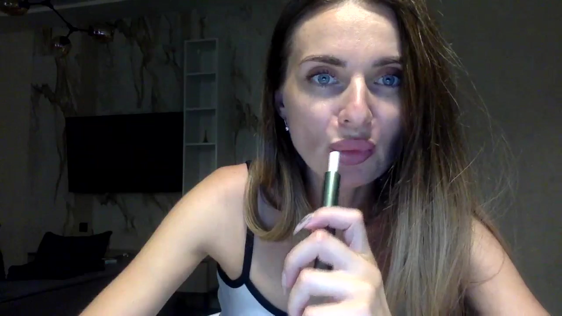 Gallery image thumbnail from EllieSiren's myfreecams stream on, 07/16/2024, 19:17 image 10 of 20
