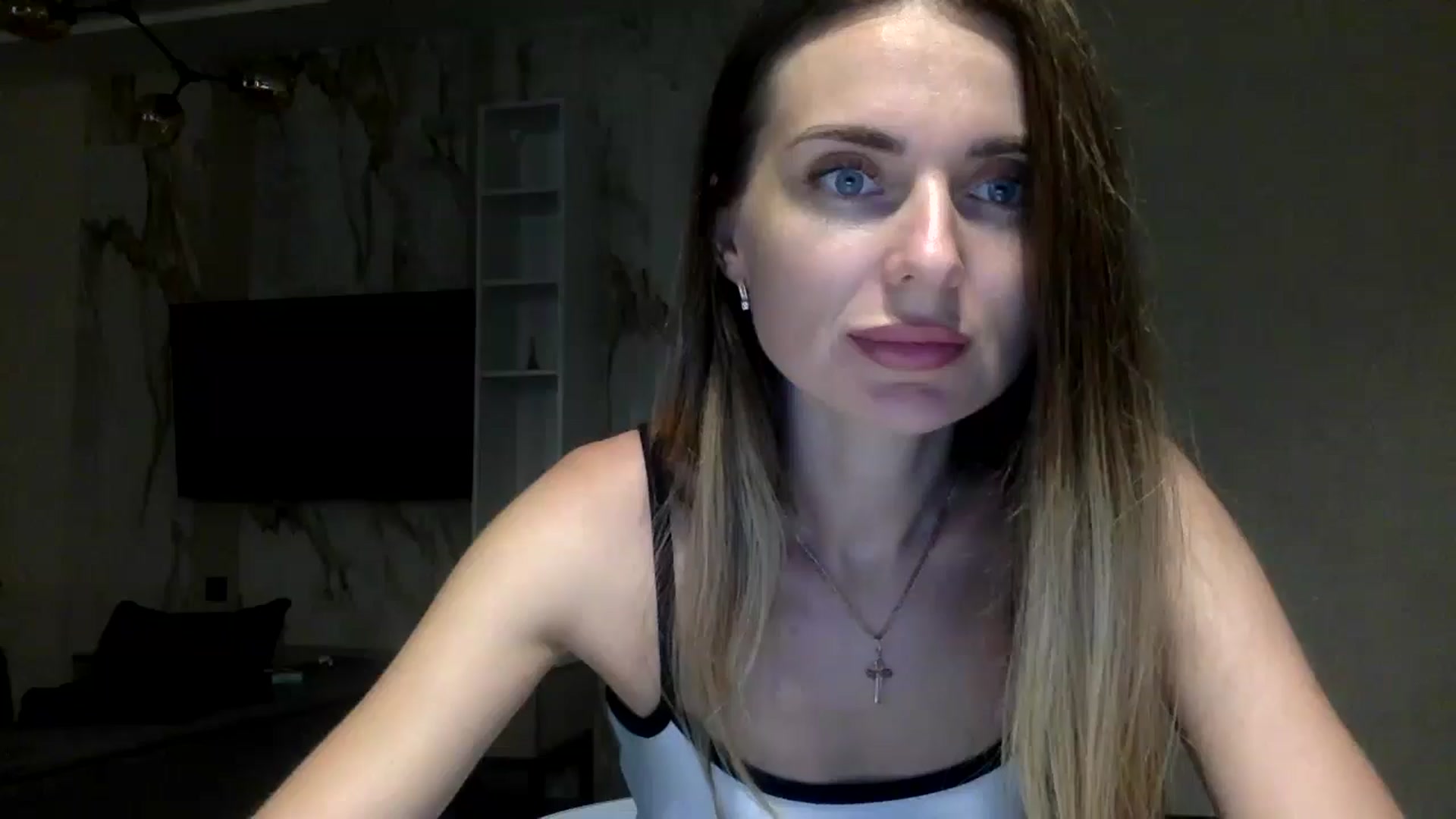 Gallery image thumbnail from EllieSiren's myfreecams stream on, 07/16/2024, 19:17 image 17 of 20