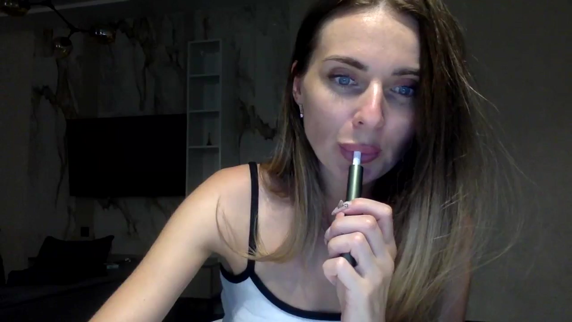 Gallery image thumbnail from EllieSiren's myfreecams stream on, 07/16/2024, 19:17 image 12 of 20