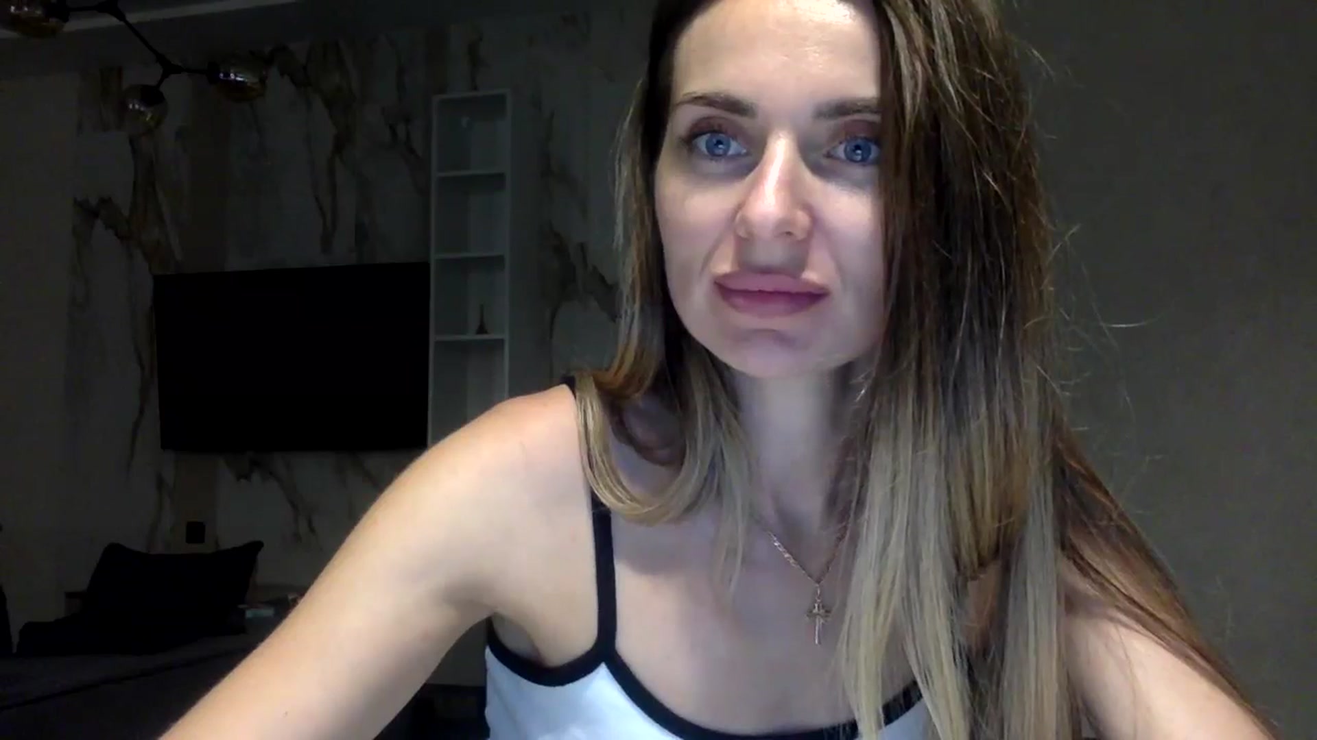 Gallery image thumbnail from EllieSiren's myfreecams stream on, 07/16/2024, 19:17 image 6 of 20