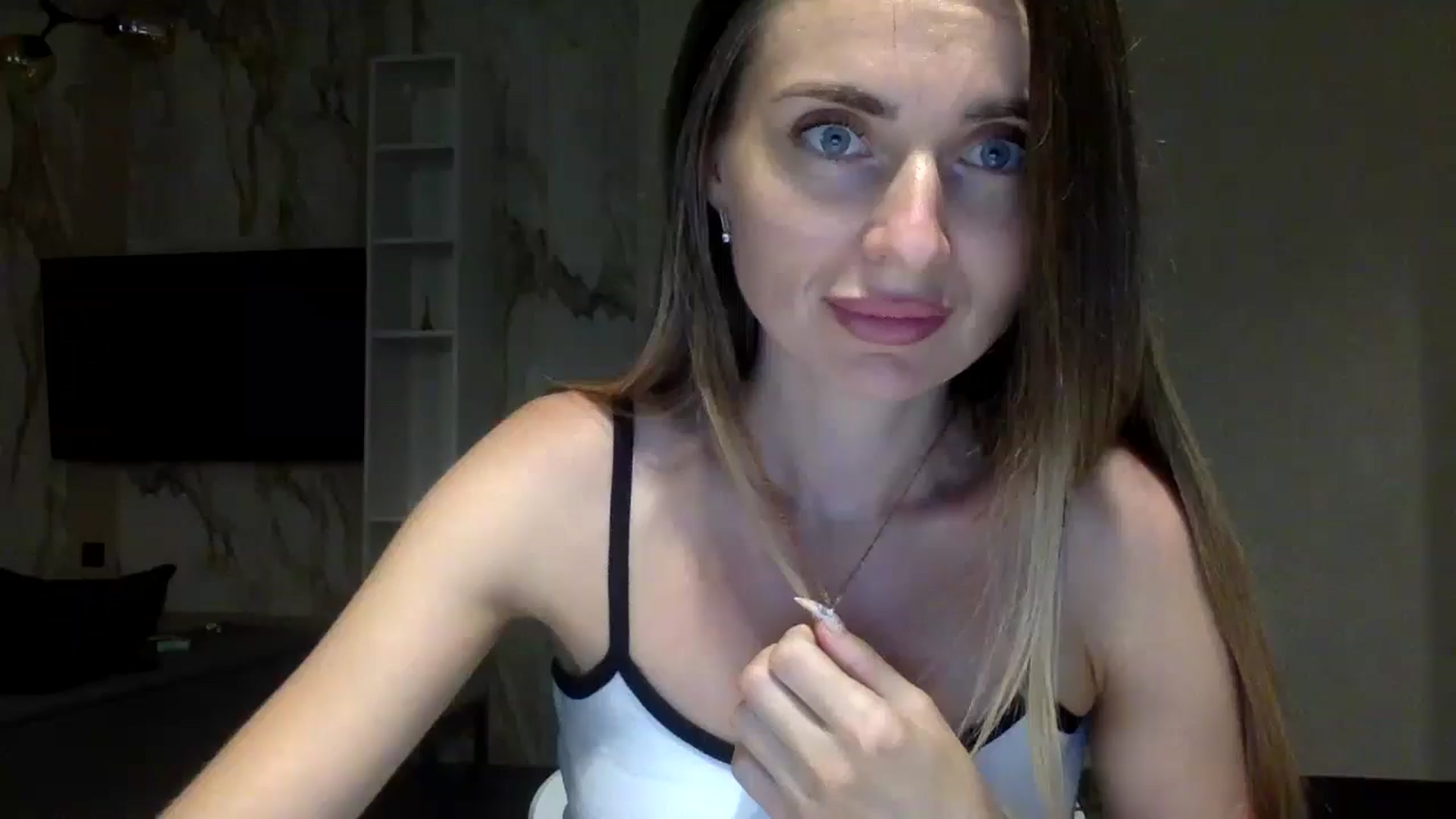 Gallery image thumbnail from EllieSiren's myfreecams stream on, 07/16/2024, 19:56 image 16 of 20