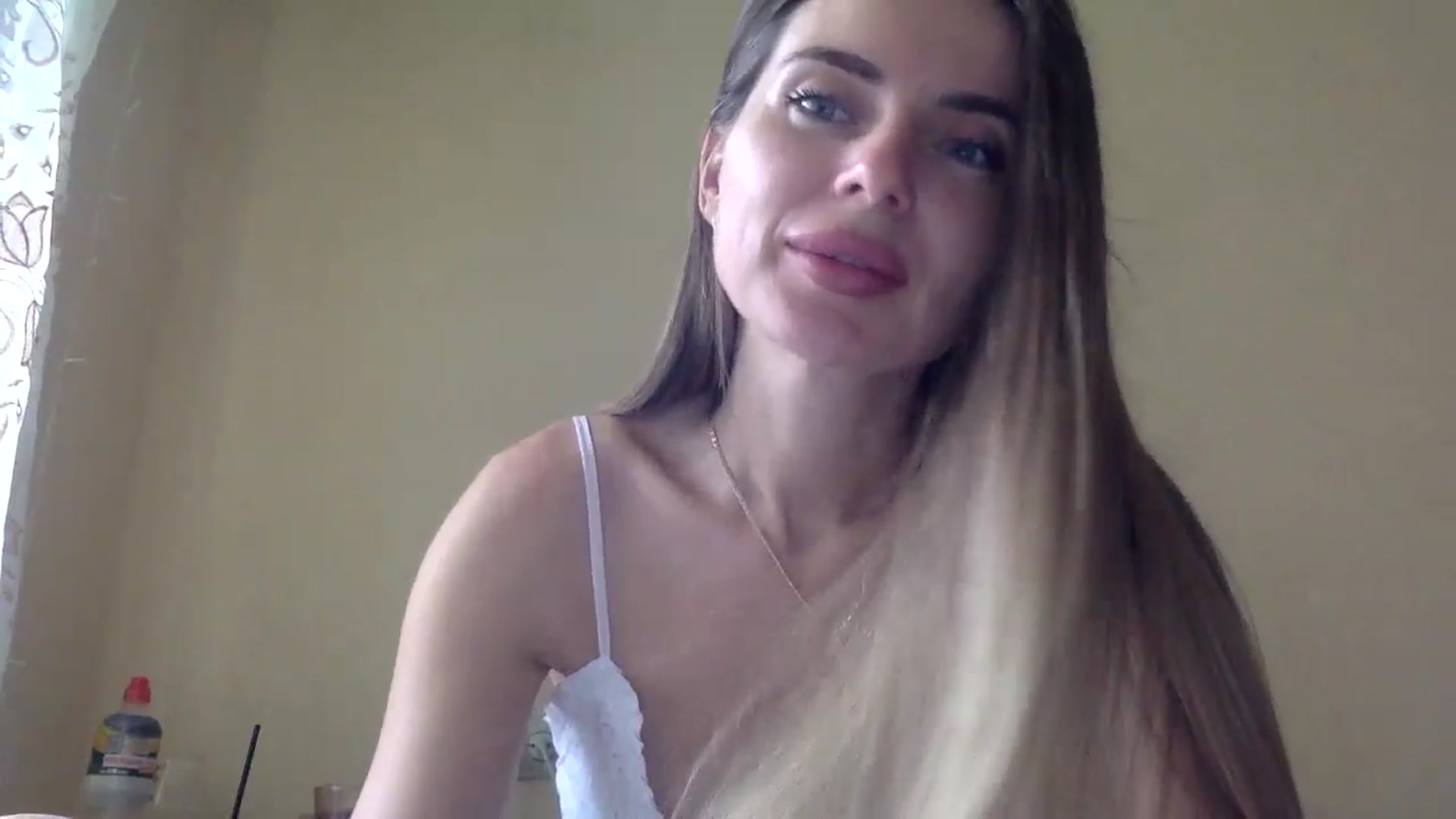 Gallery image thumbnail from EllieSiren's myfreecams stream on, 07/21/2024, 15:47 image 13 of 20