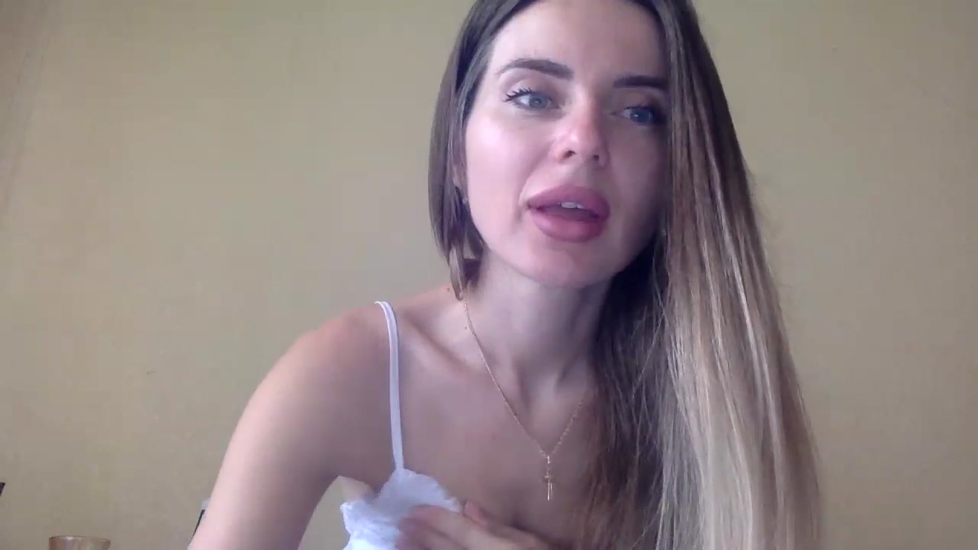 Gallery image thumbnail from EllieSiren's myfreecams stream on, 07/21/2024, 15:47 image 7 of 20