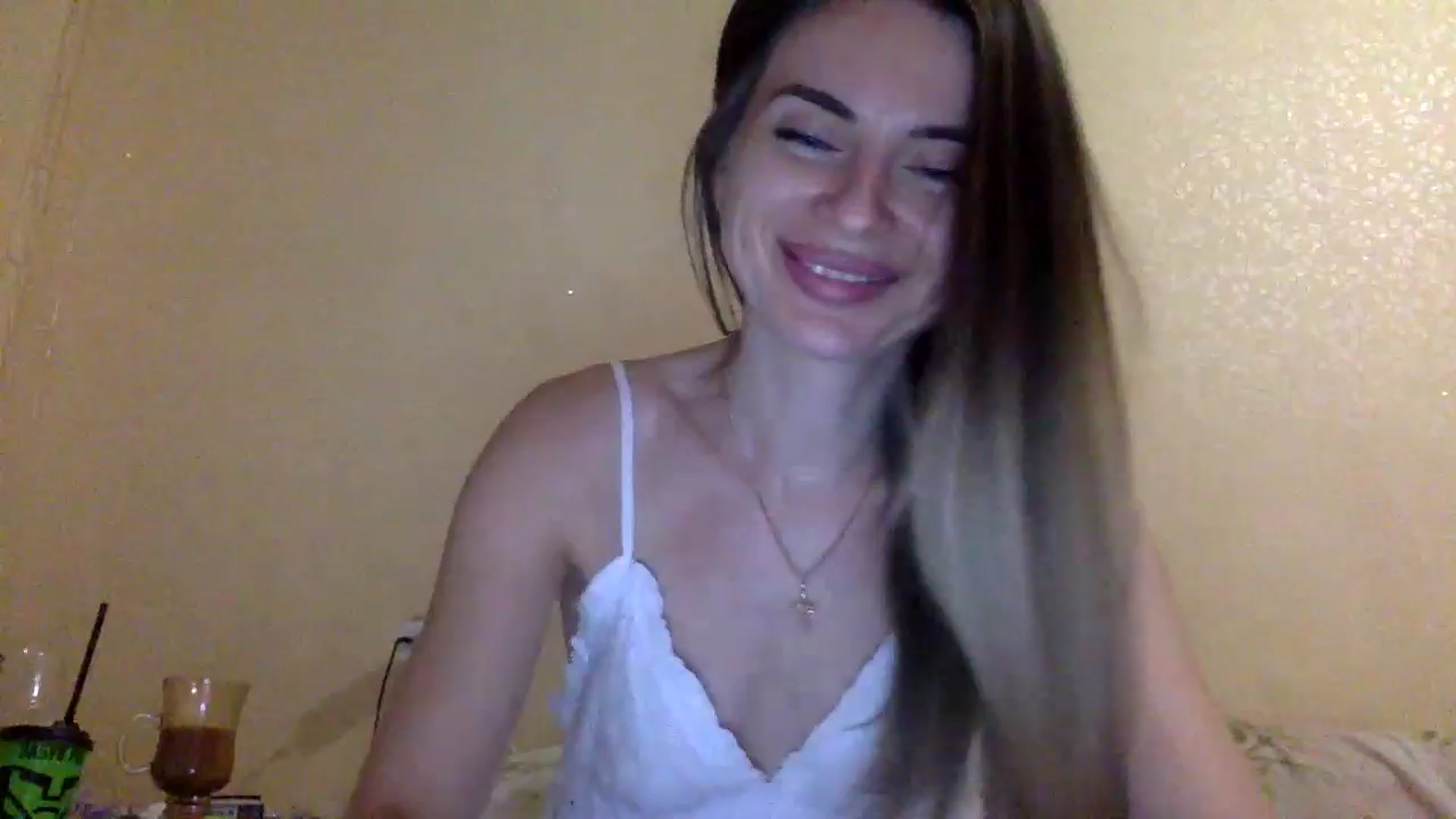 Gallery image thumbnail from EllieSiren's myfreecams stream on, 07/21/2024, 18:04 image 17 of 20