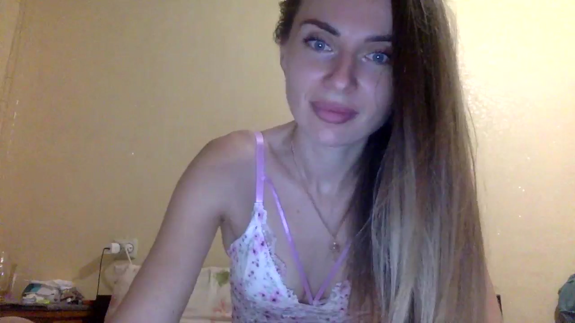 Gallery image thumbnail from EllieSiren's myfreecams stream on, 07/23/2024, 18:21 image 18 of 20
