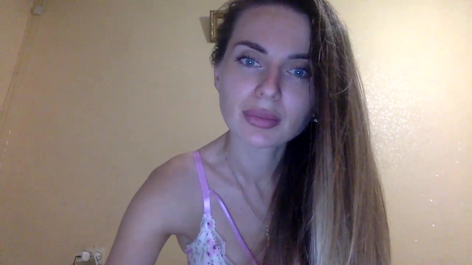 Gallery image thumbnail from EllieSiren's myfreecams stream on, 07/23/2024, 18:21 image 7 of 20