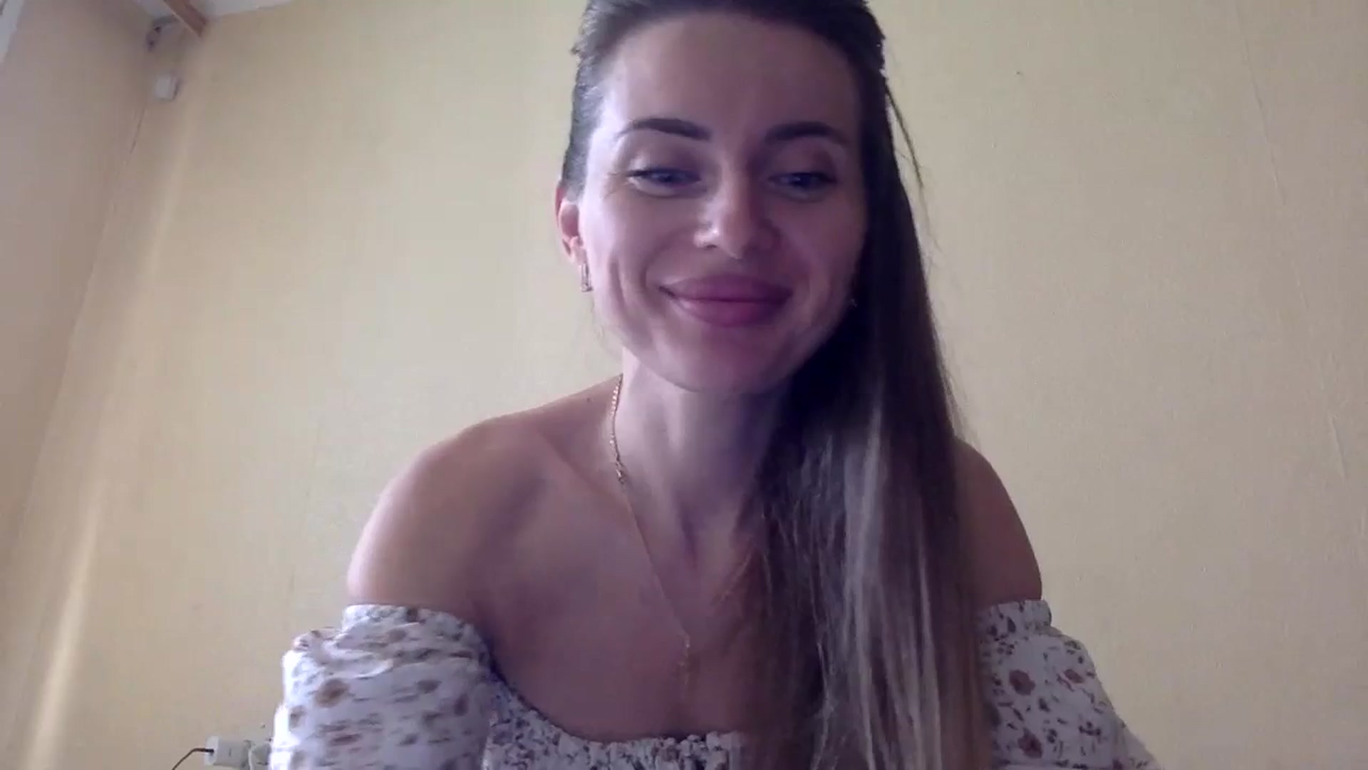Gallery image thumbnail from EllieSiren's myfreecams stream on, 07/24/2024, 14:03 image 6 of 20