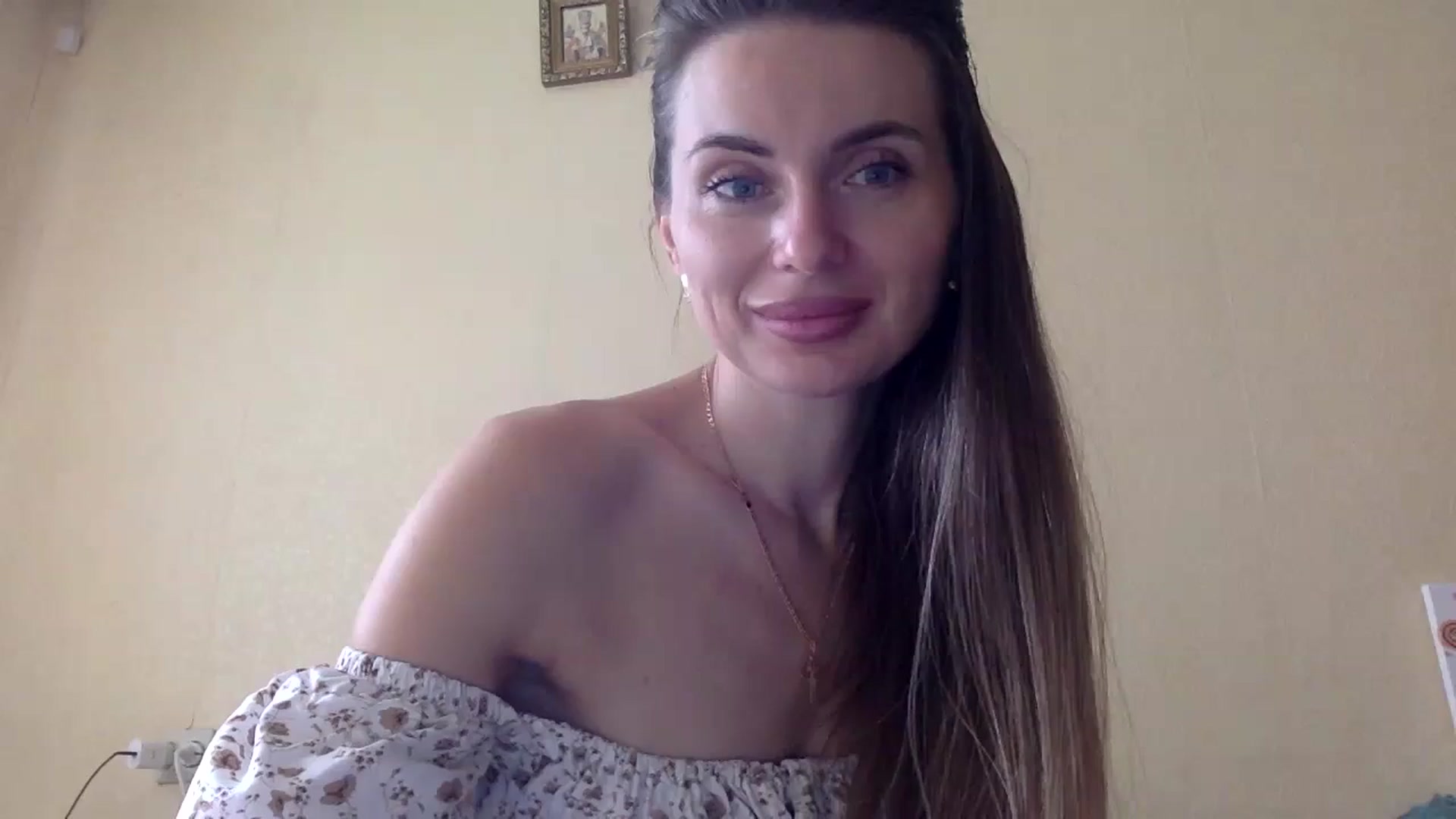Gallery image thumbnail from EllieSiren's myfreecams stream on, 07/24/2024, 14:27 image 13 of 20