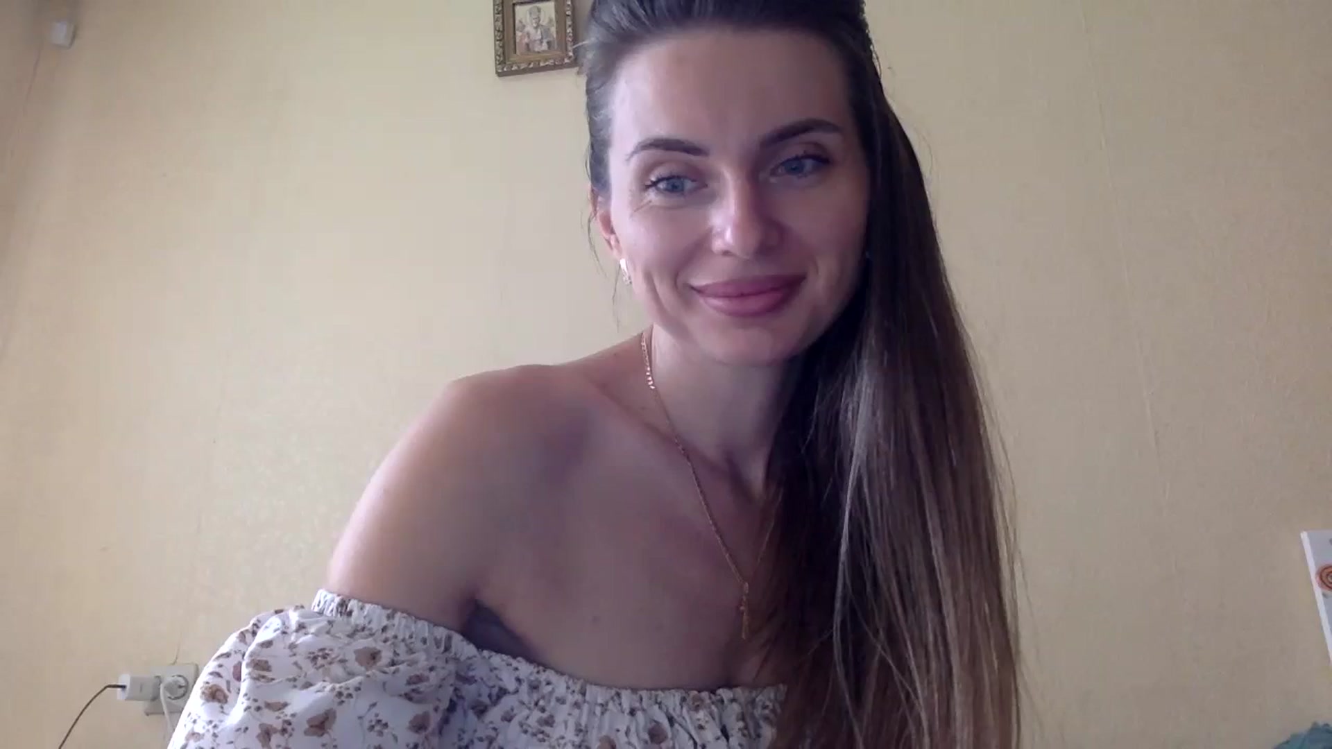 Gallery image thumbnail from EllieSiren's myfreecams stream on, 07/24/2024, 14:27 image 14 of 20