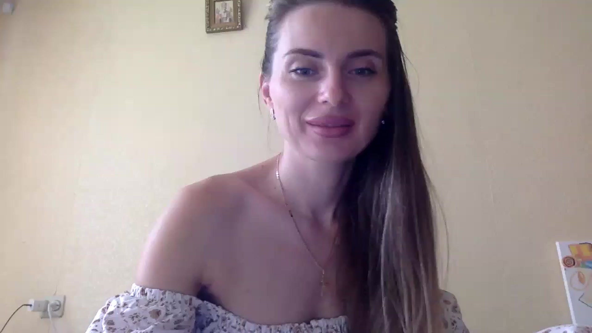 Gallery image thumbnail from EllieSiren's myfreecams stream on, 07/24/2024, 14:40 image 6 of 20