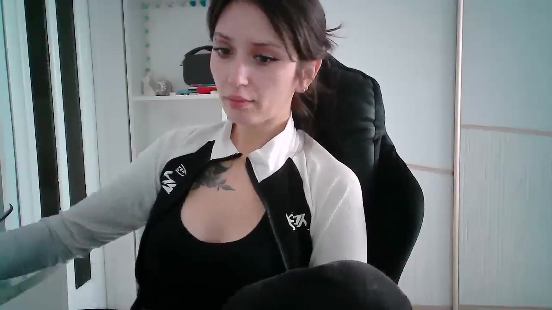Gallery image thumbnail from EllieStyles's myfreecams stream on, 01/11/2026, 11:30 image 19 of 20