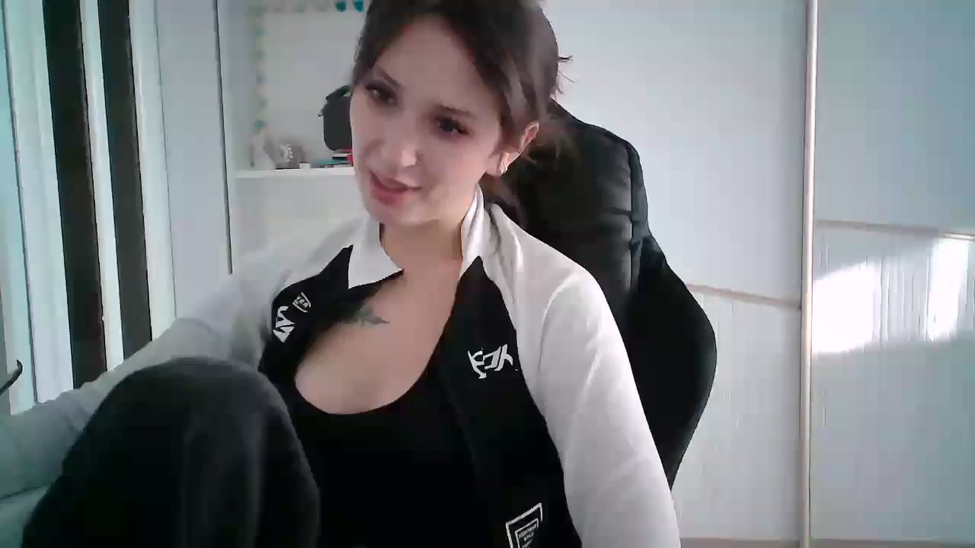 Gallery image thumbnail from EllieStyles's myfreecams stream on, 01/11/2026, 11:30 image 1 of 20